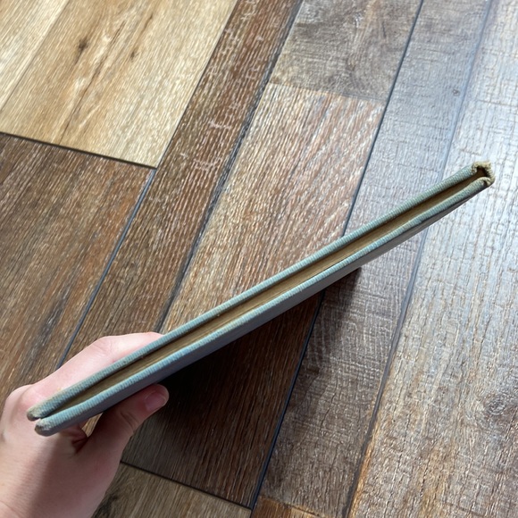 One Mitten Lewis by Helen Kay Vintage Hard Cover Book - Picture 9 of 13